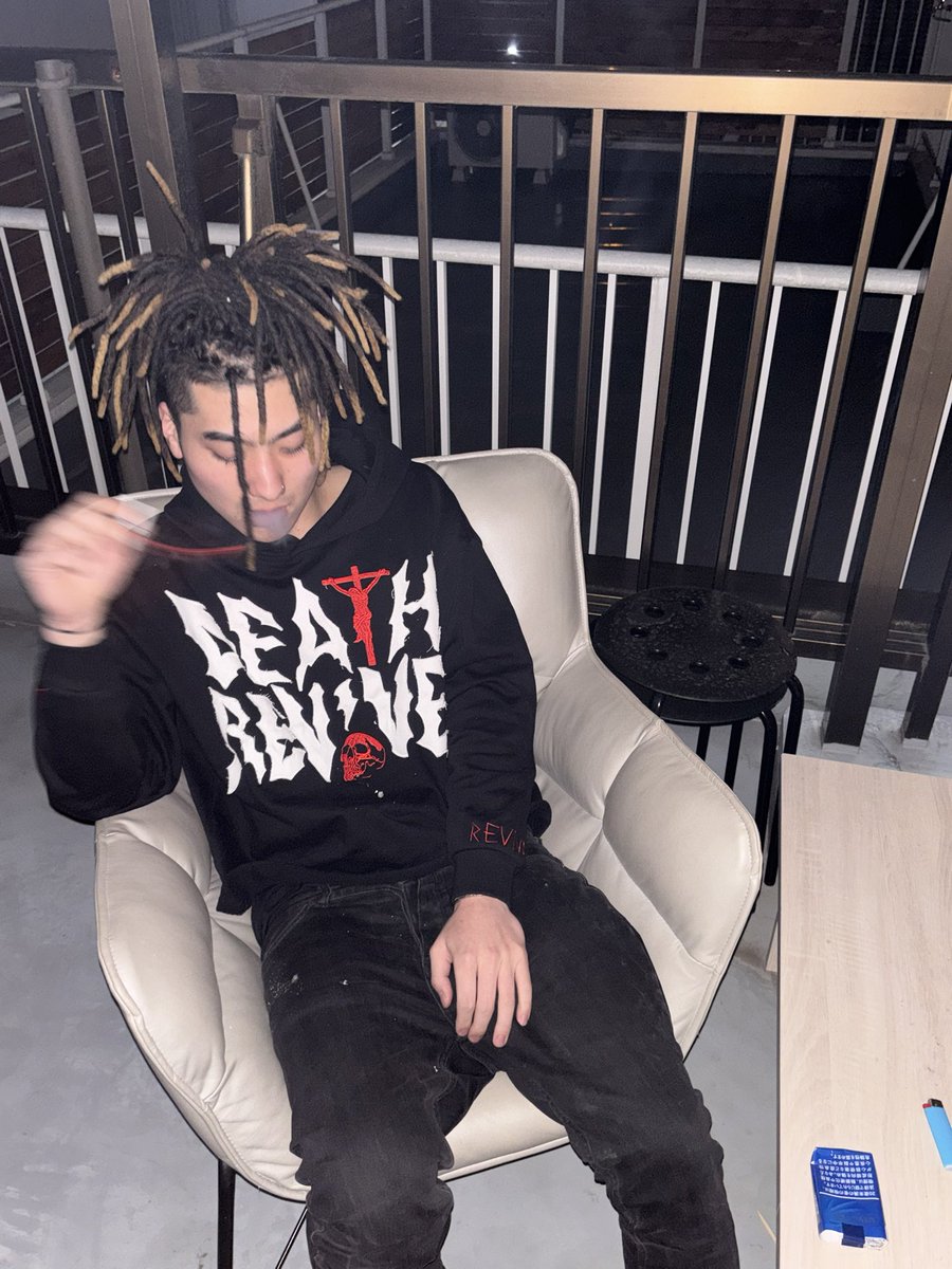 flex shit tweet media