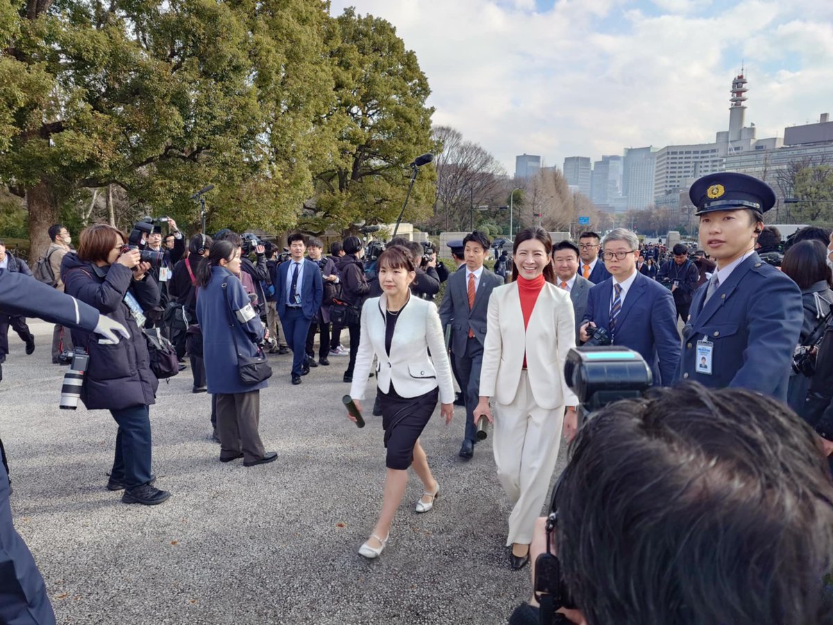 rina_yoshikawa_'s tweet photo. 本日の参政党衆議院議員
初登院の様子を
ぜひYouTubeでご覧ください。
https://t.co/ZbHhUBmkzT

今回の選挙結果により
議場の景色は大きく変わりました。
緊張感のある新たな国会の空気の中
これから150日間
日本の未来をかけた論戦が始まります。 https://t.co/RyvmBkfvRY