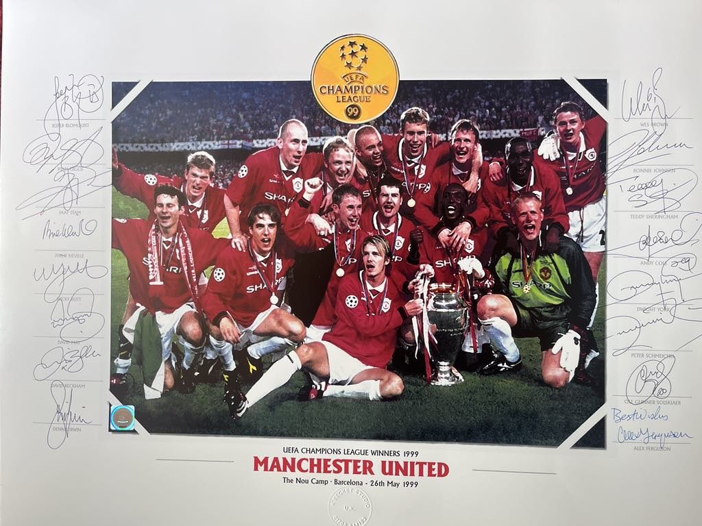 🇾🇪 FOR SALE 🇾🇪 

Signed by the full 1999 Champions League winning side 

DM for price
