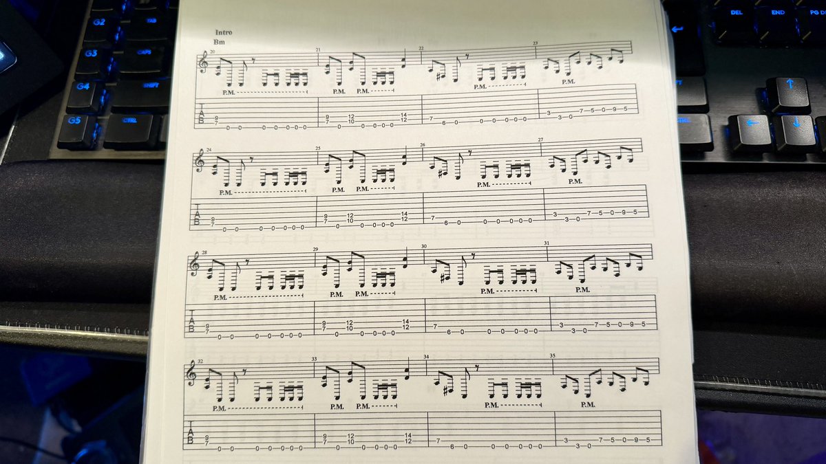 KIKKUNmk2's tweet image. 明日と明後日もライブ #MSSPAbyss 
という事でひたすら練習！

今回の本編ラストのリフ
初めて7弦の更に下の音程取り入れてまして
７弦スタンダードを全音下げなので
Low Aまで出てます。
MSSP史上1番低い音ですね！
BPM193のこのリフ難しいです。

Quadのトランスポーズ機能使ってます！