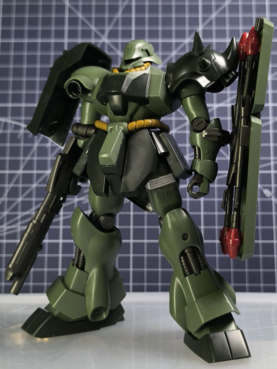 アクシズショック3点セット HG ジムⅢ ジェガン ギラ・ドーガ ジムIIIの表面処理ヤル気が起きずギラ・ドーガに着手。今週末の3連休が