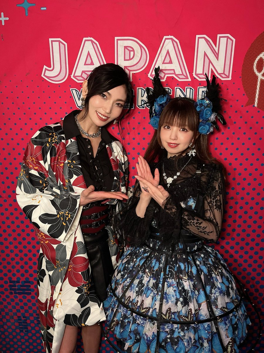 luna_galaxy's tweet photo. JAPAN WEEKENDでご一緒させていただいたRAYCHELLさんと📸🎉
突き抜けるような力強い歌声も和装ミックスのお衣装も本当に素敵でした🥹❤️‍🔥❤️‍🔥✨
またお会いしたいです🥳💓 https://t.co/mdoB4LGSRw