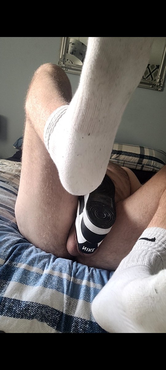 welshfeeet 🦶👣👅 (@welshfeeet12) on Twitter photo 