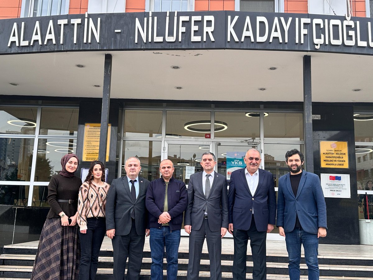 BagcilarMem's tweet photo. On bir ayın sultanı #Ramazan yeniden gönüllerimize misafir oldu. 

🌙Bu mübarek ayda kalplerimiz arınsın, kırgınlıklar son bulsun, umutlarımız tazelensin.Paylaştıkça çoğalan bereketin, edilen duaların kabul olduğu Ramazan'ımız mübarek olsun. https://t.co/h242uxGUIq