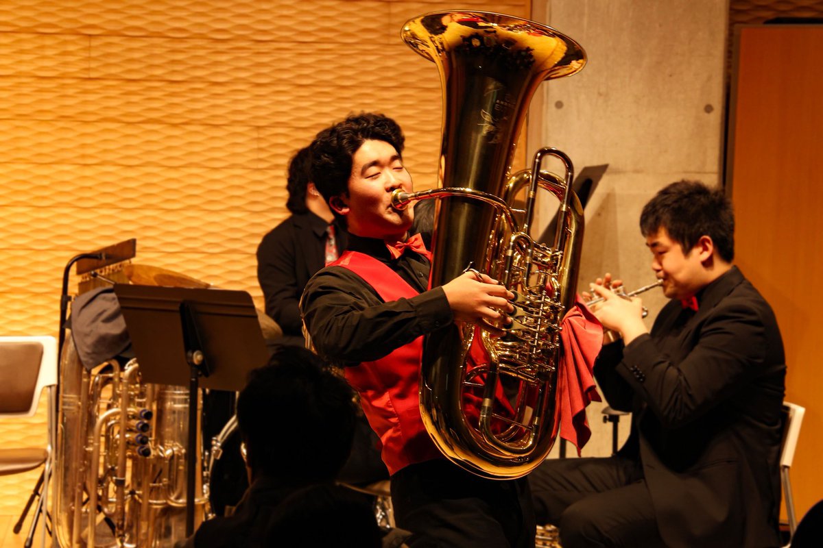 yamataituba_999's tweet photo. Bluesy Brass Quintet 2nd Concert
無事に終演いたしました───！
前回よりも大勢のお客様に聴きに来て頂き緊張いっぱいの演奏会でしたがみなさまに喜んで頂けて私も歓びを感じました✨
共演者、スタッフの仲間たち、ホールの方、聴いて下さった方々、全てに感謝申し上げます！！
いつかまたパワーアップして帰ってきますので第三回の演奏会をご期待下さい😊

#BluesyBrassQuintet