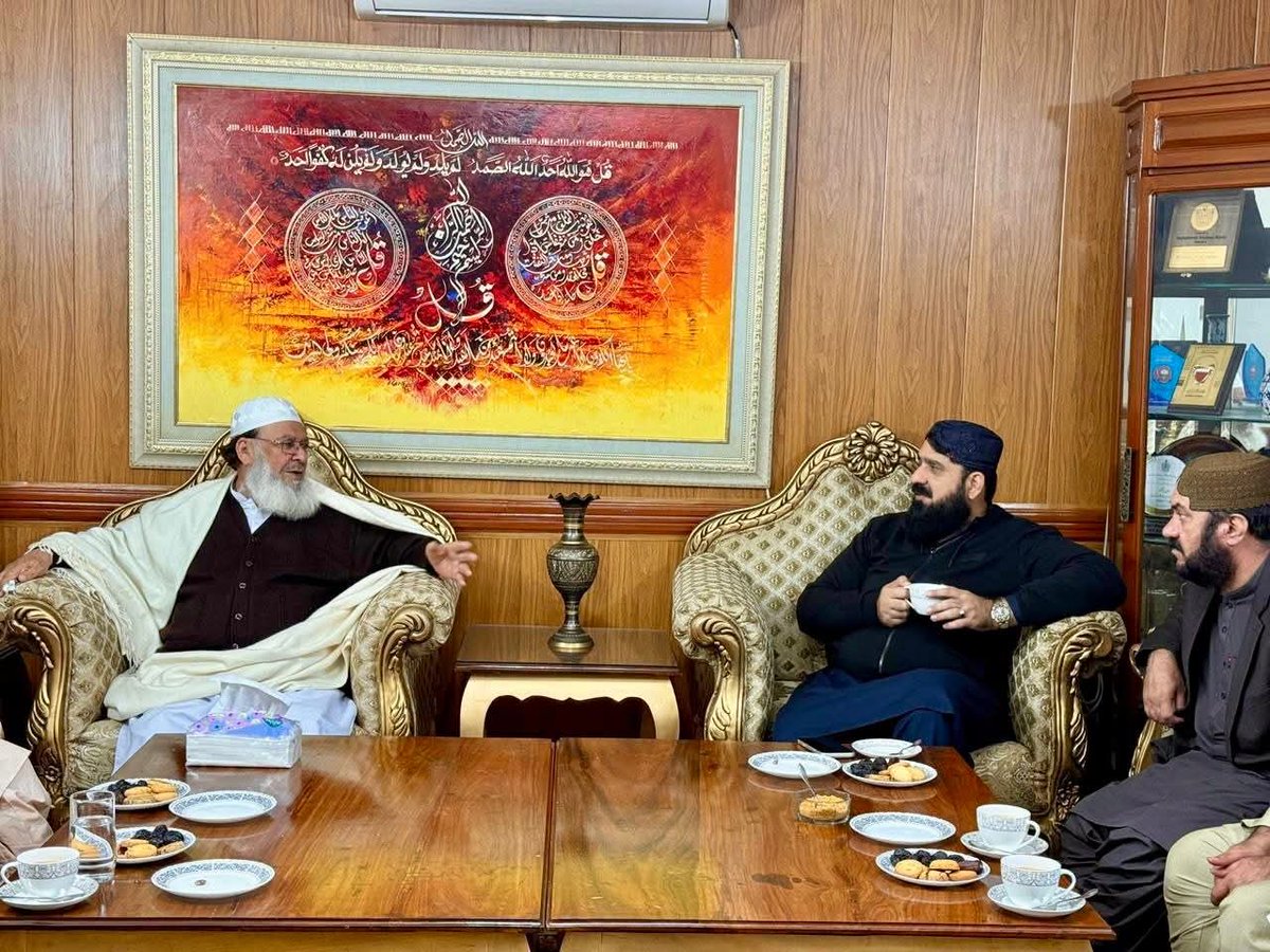 اسلام آباد:
جمعیت علماءاسلام پاکستان کے مرکزی سیکرٹری جنرل مولانا عبدالغفور صاحب کی عیادت کیلئے ان کے گھر محترم انجینئر ضیاءالرحمٰن صاحب کی ملاقات -
#𝙏𝙚𝙖𝙢𝙅𝙐𝙄𝙎𝙞𝙣𝙙𝙝