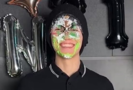 help this is probably the happiest smile we’ve seen in a while 😭 VERNONIEEEEE