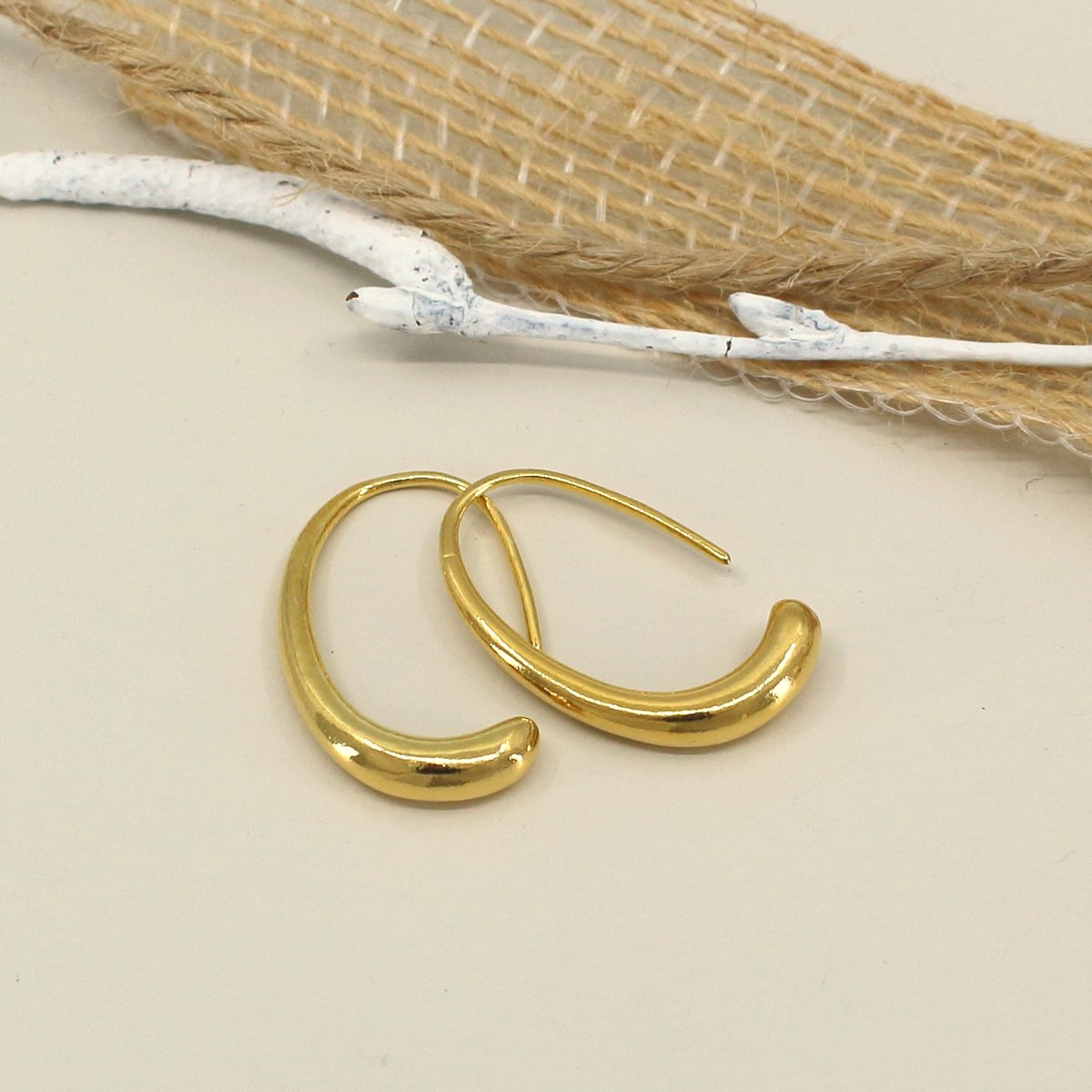 ARLIZI's tweet photo. Bestseller deze week; modern geraffineerde oorbellen. Shop nu trendy oorbellen bij ARLIZI. 😍

#sterlingzilverensieraden #sieradentrends #trendyoorbellen #oorbellen #ketting #armband #doortrekoorbellen #natuursteensieraden #halfedelsteensieraden #handgemaaktesieraden #cadeau https://t.co/Ia7yYvzz0O