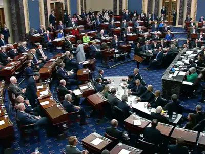 🚨🇺🇸ÚLTIMA HORA: el senador Markey hizo esa llamada oficial a invocar la 25ª Enmienda .  El senador estadounidense ha pedido oficialmente la destitución de Trump de su cargo en virtud de la Enmienda 25 de la Constitución de los Estados Unidos.