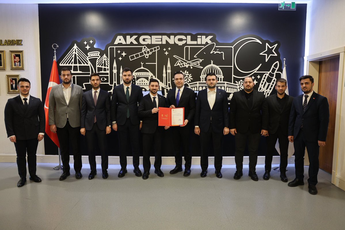 Bağcılar İlçe Gençlik Kolları Başkanlığı Enes Çetin kardeşimize emanet.

Görevi devreden Halil İbrahim Güneş’e bugüne kadar vermiş olduğu emeklerden dolayı teşekkür eder, Enes kardeşimize yeni görevinde başarılar dilerim.

AK Partimize ve İstanbul teşkilatımıza hayırlı olsun. 🫱🏻