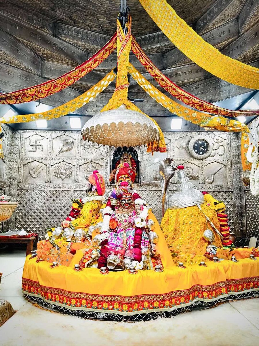 12Jyotirling's tweet photo. ॐ श्री महाकालेश्वराय नमः 
 महाशिवरात्रि महापर्व दिनांक 18 फरवरी 2026 को ज्योतिर्लिंग भगवान श्री महाकालेश्वर जी का चन्द्र दर्शन श्री शिव पंचानन पंच मुखौटा संध्या काल आरती श्रृंगार दर्शन https://t.co/PlW4BaQIzz