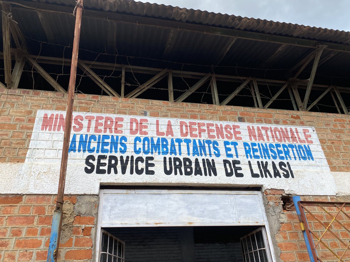 KevNtengu's tweet photo. #rdc Le ministre délégué à la defense nationale Eliezer Ntambwe s’est rendu ce 18 février à la service urbaine des anciens combattants à likasi,Un caractère,travailler d’arrache-pied en vue de maintenir la vision de réserver une retraite digne à ceux qui ont servi sous le drapeau https://t.co/tlPW7topaQ