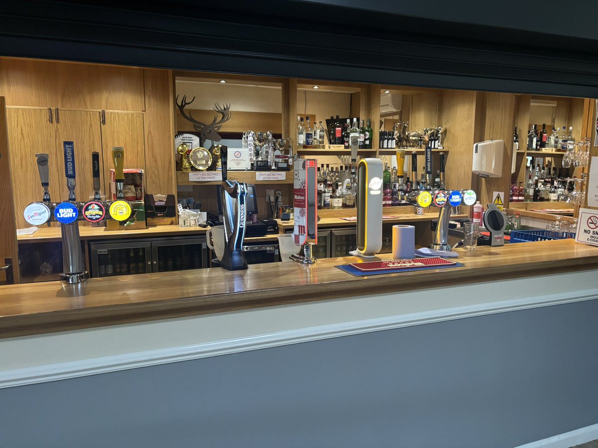 SP_Pavilion's tweet image. 🍾 Do you have a Celebration in 2️⃣6️⃣? 🥂

Get in touch today ‼️

Room just £100💷
Catering from £6🍲
180 seat venue 🕺🏼
Gin bar 🍸
Large parking 🚘

➡️ stpeterspavilion.org.uk
☎️ 01942-521381

#sppavilion #functionroom #venue #party #wigan #bar #Catering