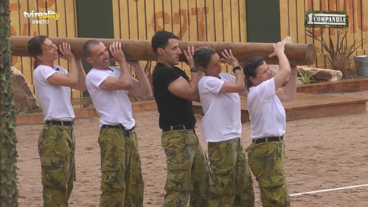 For real que para mim isto foi um dos melhores momentos do programa. Um momento de espírito de corpo em que todos estavam a sofrer mas nenhum desistiu e os instrutores e comandante participaram para os ajudar. Momento poderoso! 

Estão a fechar com chave de ouro este programa 🤍