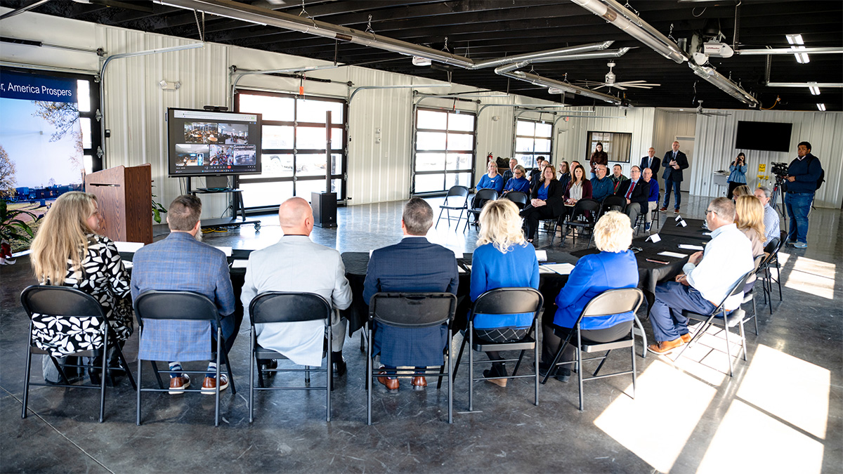 RD_Kentucky's tweet photo. Education &amp; community leaders from Bell, Knox, &amp; Rockcastle counties recently joined together for a roundtable discussion led by State Director Burton about the immense impact @usdaRD’s broadband investments are making for students in eastern Kentucky. https://t.co/yUlJE7WXwi