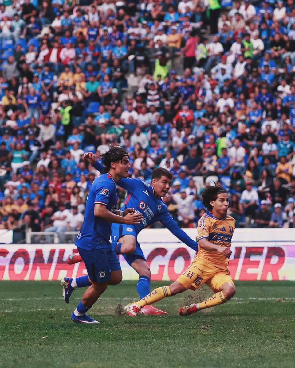 ¡TOCANDO LA PUERTA DE LA TITULARIDAD! 🚂💎

La jerarquía se respeta, pero el momento se aprovecha. Jorge Rodarte está demostrando que el nivel no tiene que ver con la edad, sino con la personalidad y el trabajo diario. 🔥⚽