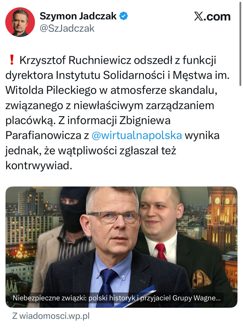 Ktoś z czegoś się tłumaczy? 
Narodowi tłumaczy?