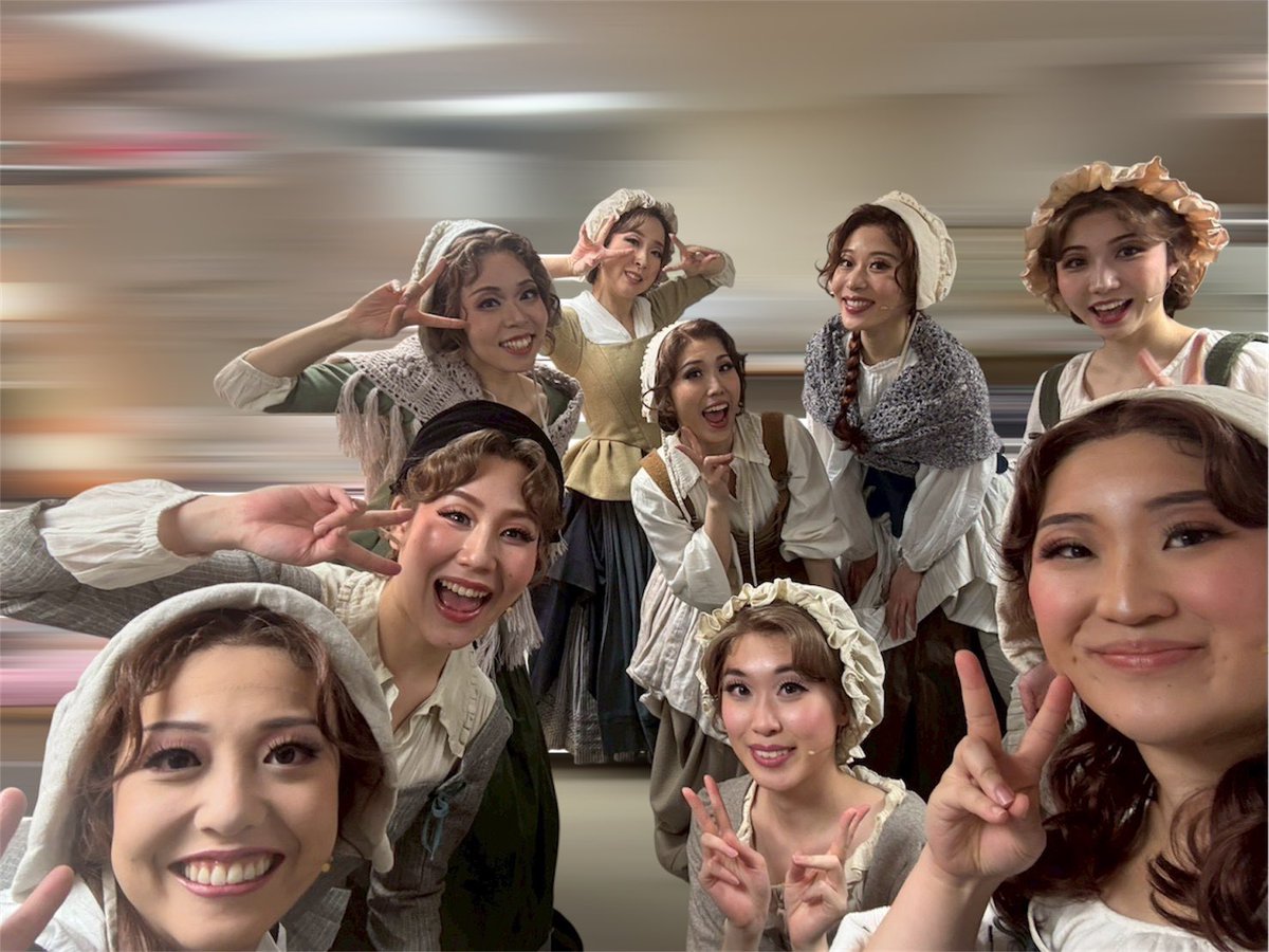 _1124_ym's tweet photo. 『#レイディ・ベス 』

第2クールありがとうございました✨

連日たくさんのお客様にお越しいただき、本当に嬉しいです😳

大好きな女性アンサンブルの皆様と📷
このメンバーの一員になれてよかったと、心から思う毎日です

明後日からの第3クールもよろしくお願いいたします👑 https://t.co/YtQRJ0bImj