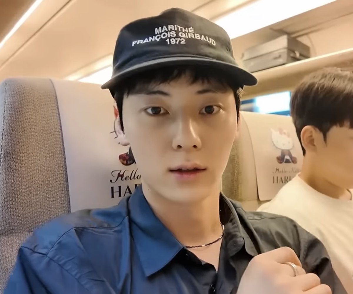 앞머리 짧아서 진짜 초딩 같음 ㅠㅠㅠㅠㅠ