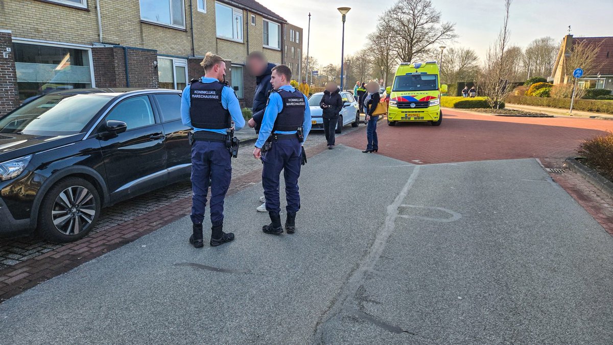 Automobilist ramt geparkeerde auto's in Franeker