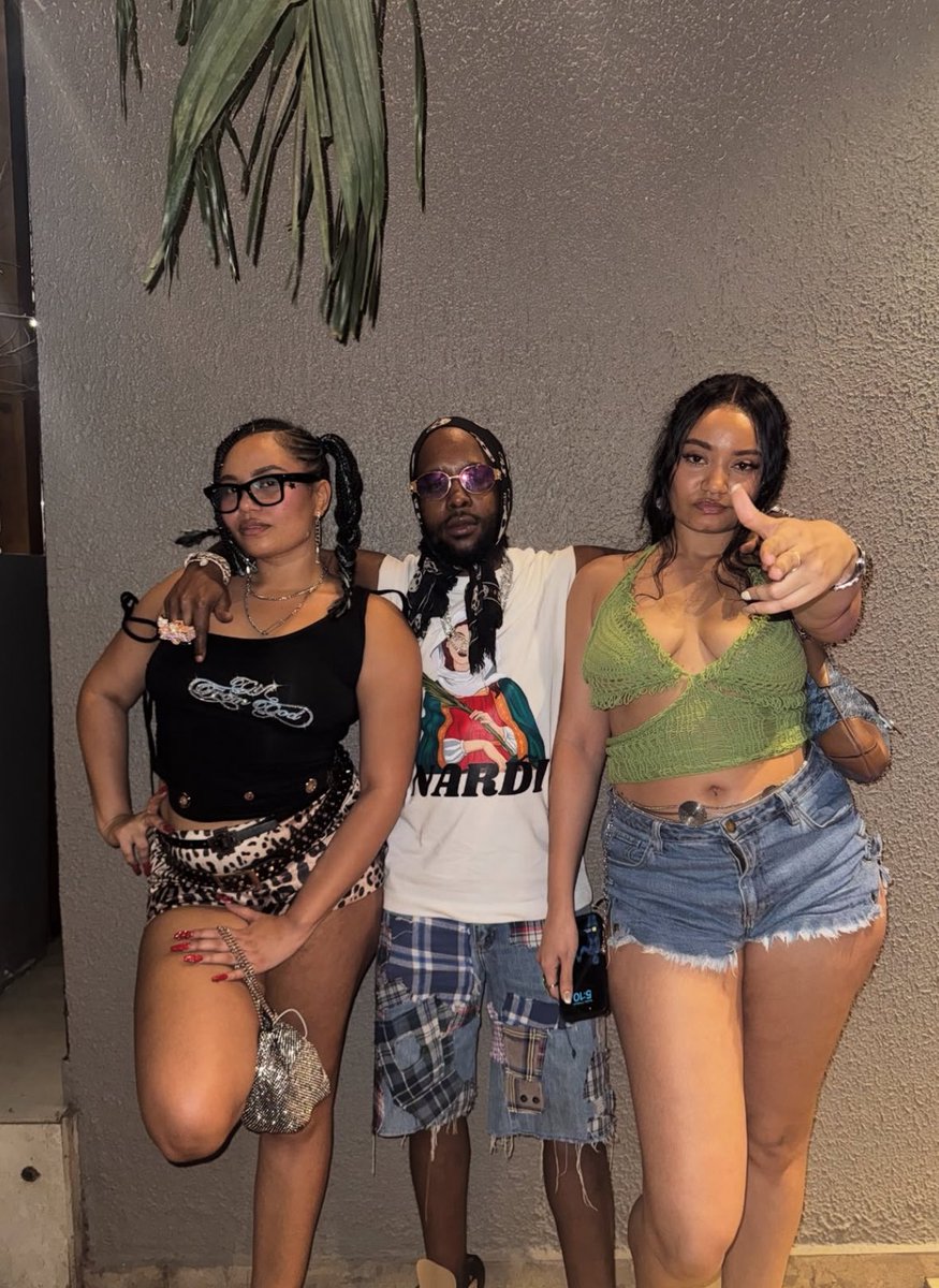 PUSH !! 🔥🔥 Unruly energy tun all the way up! Big shouts to NARDI Clothing @nardi_clo 🇬🇭for the heat, and respect to @popcaanmusic  for rocking it the right way.

NARDI x Unruly Boss , different level. #nardiclothingbrand 🇬🇭🇯🇲 #nardiapparel #nardiclothing #nardistudios