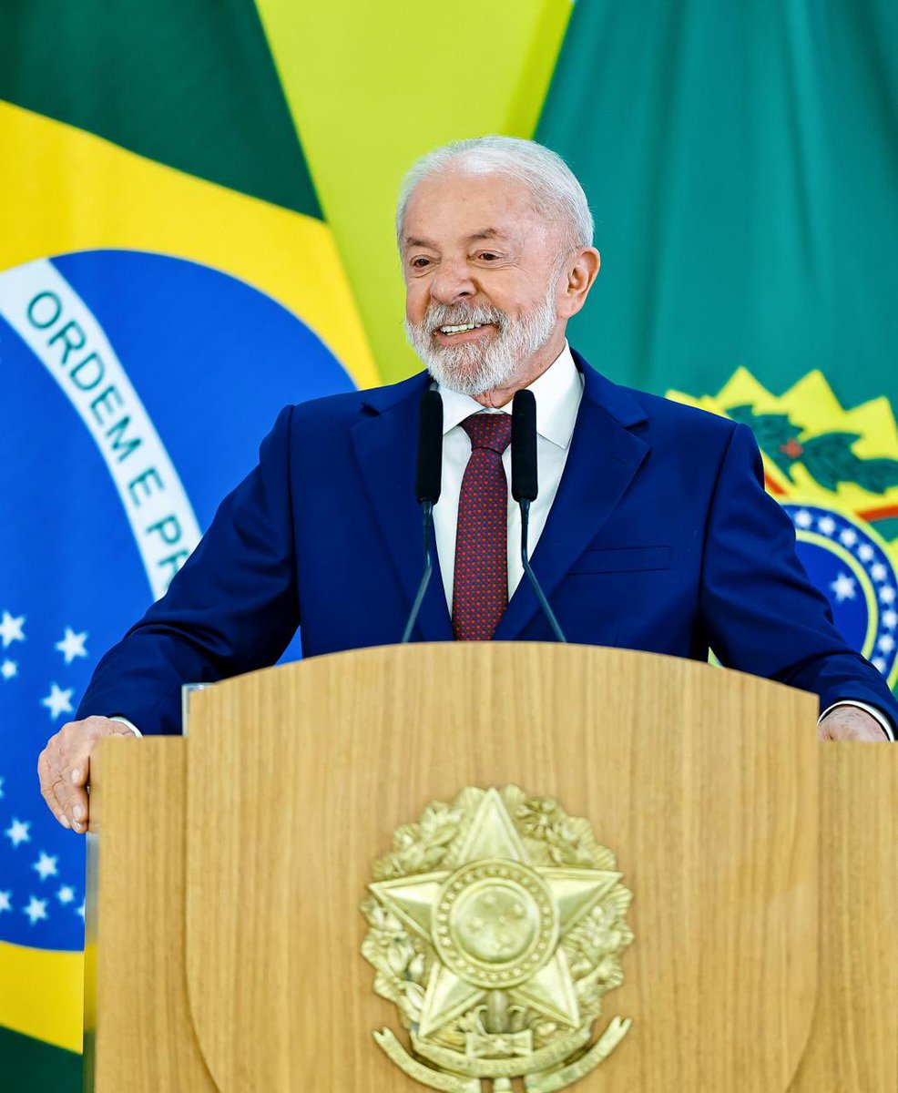 Presidente Lula VETOU penduricalhos que permitiam supersalários de servidores da Câmara, do Senado e do TCU.

Os projetos haviam sido aprovados no começo do mês e permitiam salários de até R$ 80 mil.