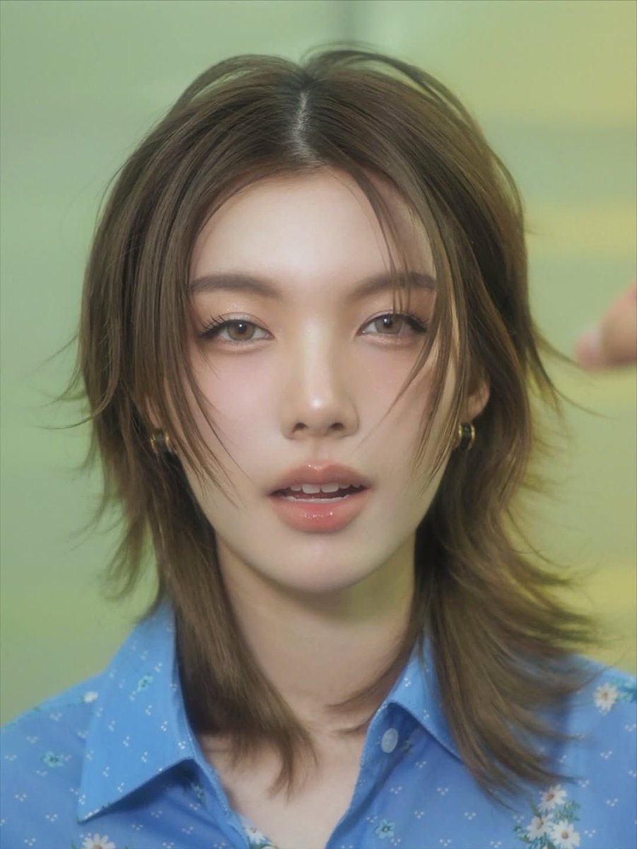 icebishlo's tweet image. “hi pretty”                           “hey handsome”