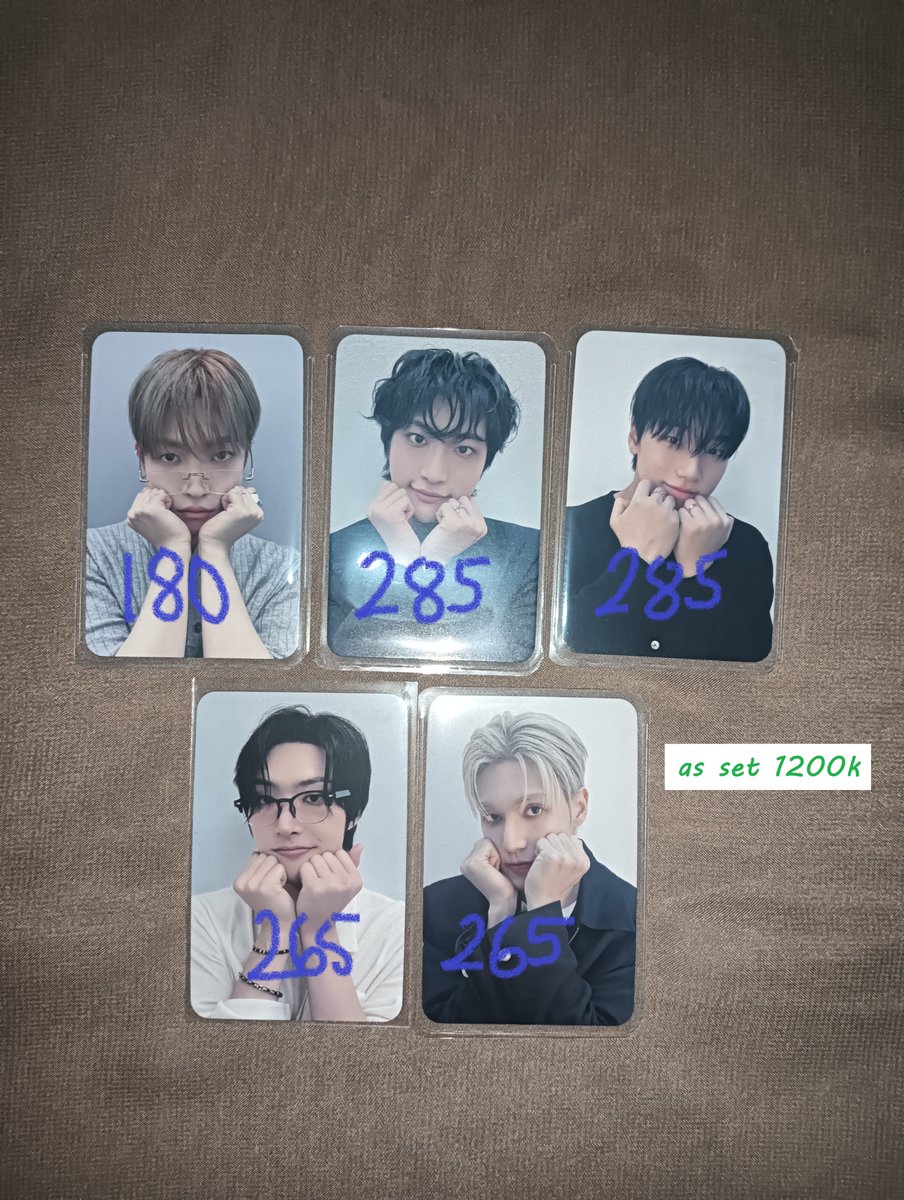 uyuwuyo's tweet photo. WTS | want to sell 

ateez photocards and merch

BOLEH BANGET NEGO, asalkan jumlah item yg diambil tetap sesuai TnC. mohon maaf ada pc yg sengaja kutinggiin krn ngelepasnya berat (terutama pc pc wooyoung), tapi ttp boleh nego, mari dukung upaya pensiun sbt ini manteman 🫶🏻

♥️💙👇🏻 https://t.co/ef394O24La