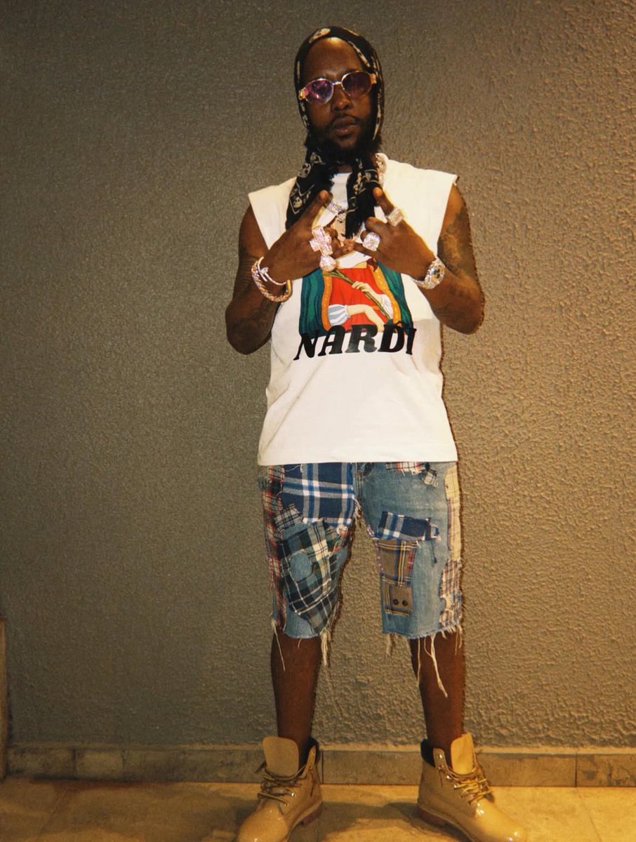 PUSH !! 🔥🔥 Unruly energy tun all the way up! Big shouts to NARDI Clothing @nardi_clo 🇬🇭for the heat, and respect to @popcaanmusic  for rocking it the right way.

NARDI x Unruly Boss , different level. #nardiclothingbrand 🇬🇭🇯🇲 #nardiparrel