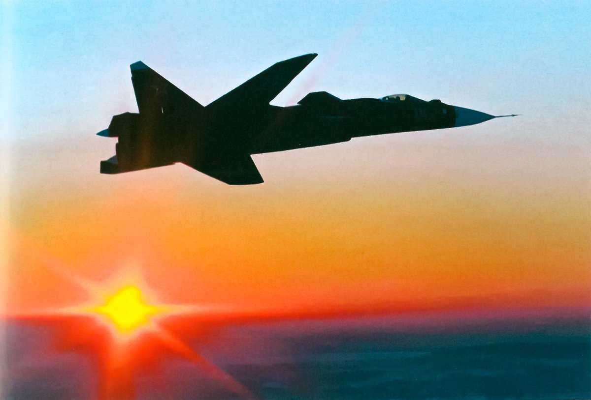 /Su-47/

Same pics but in way-way better quality.

Source: Yefim Gordon book on Su-57.
Scanning artifacts removed using non-generative and non-“AI” algorithms.