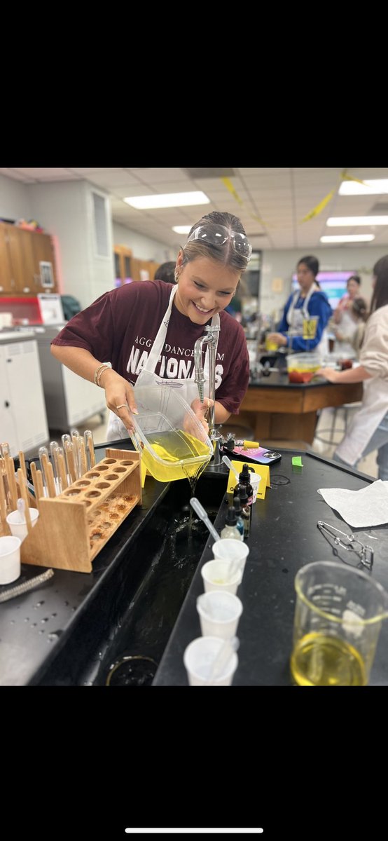 KPHSNTHS's tweet image. CTE Teacher Shoutout: Mrs. Jeri Clay- Pathophysiology 
Understanding disease. Building critical thinking.  Preparing future clinicians. #CTEMonth #HumbleCTE #WeAreKPark
@HumbleISD_KPHS @HumbleISD_CTE