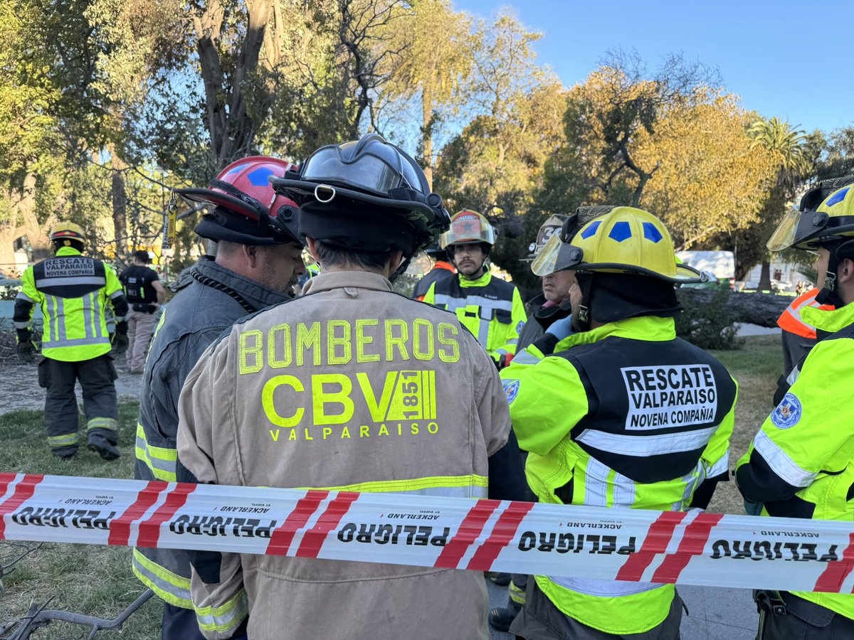 Bomberos Valparaíso tweet media