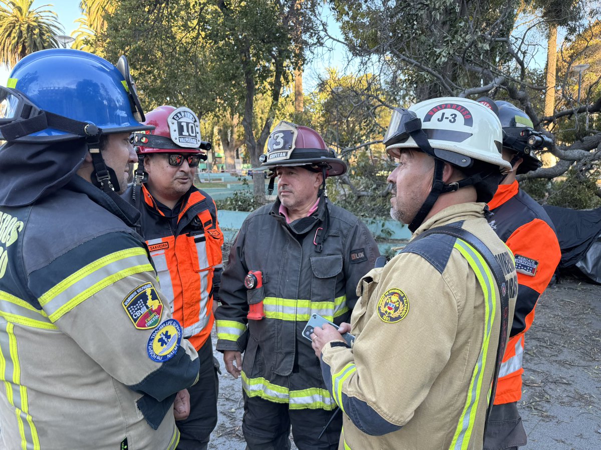 Bomberos Valparaíso tweet media