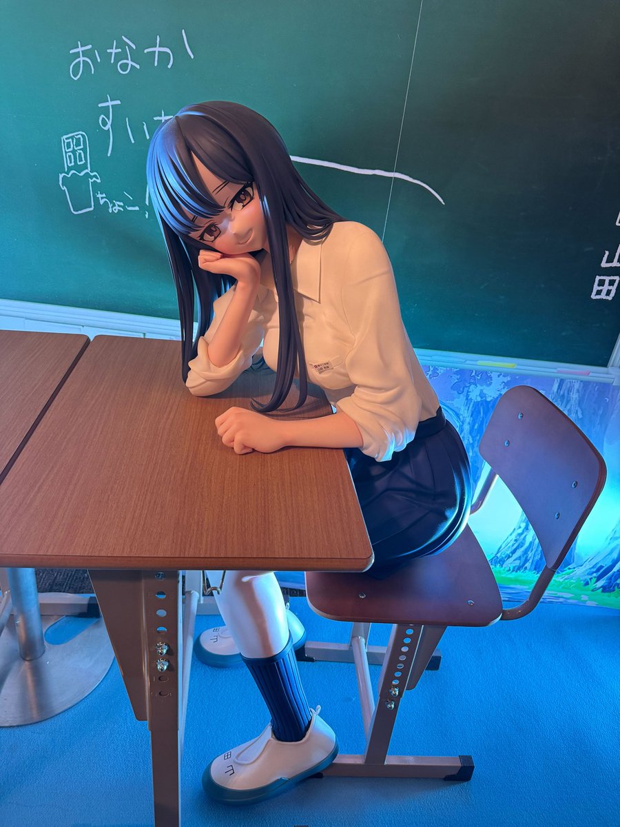 むしろこの姿態のスケールフィギュアが欲しいんだよ。微笑みで見つめ