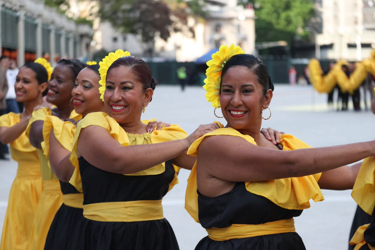 China y Venezuela celebran el inicio del Año Nuevo Lunar y Año del Caballo de Fuego

#18Feb 

radiomundial.com.ve/venezuela-cele…