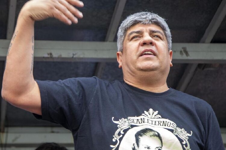 Reforma Laboral
Este jueves, nos vamos a jugar la vida en la calle, para meter presión a los que hacen campaña cantando la marcha peronista y después nos terminan traicionando. (Pablo Moyano)