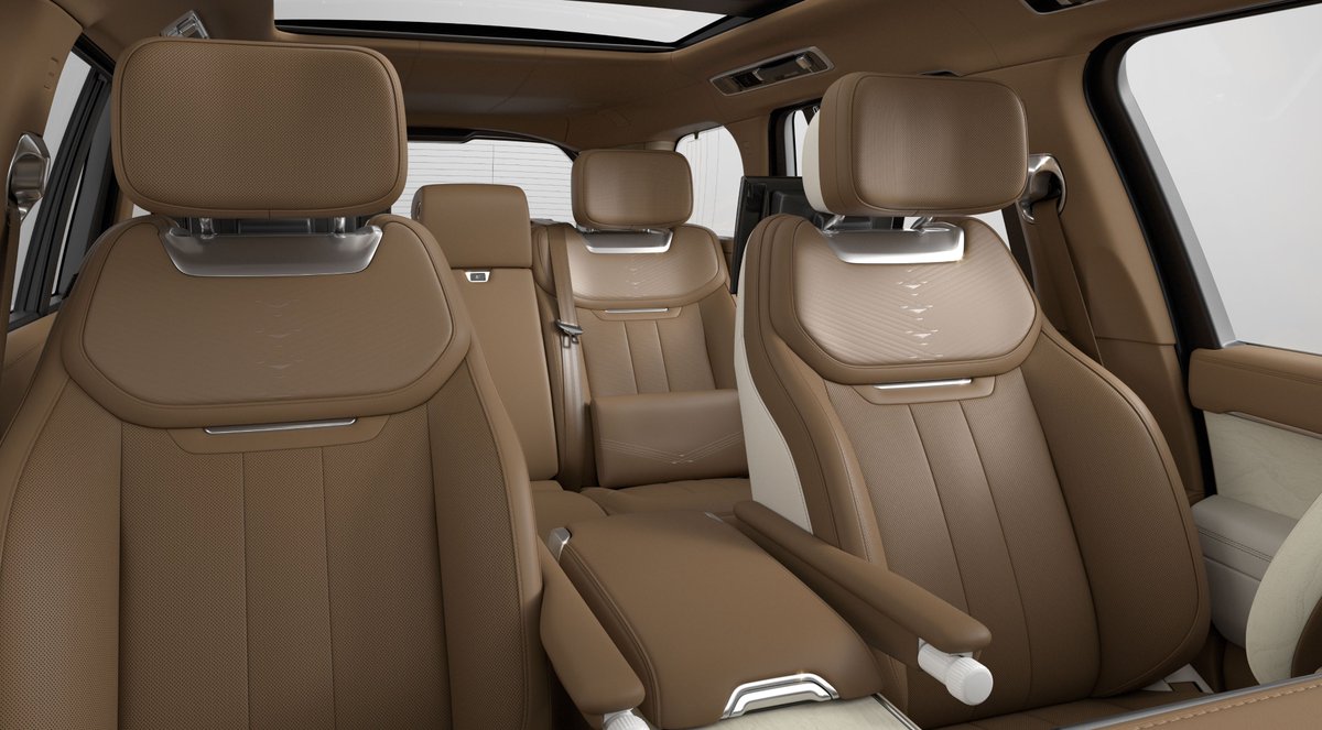 khuleonwheels's tweet photo. Range Rover SV Platinum Edition showcases bespoke craftsmanship. See details here: https://t.co/5JMxAuu7IL

#RangeRoverSA #RangeRoverSVPlatinum #RangeRoverSV https://t.co/HKAI2pd9ZH