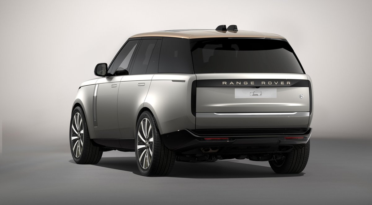 khuleonwheels's tweet photo. Range Rover SV Platinum Edition showcases bespoke craftsmanship. See details here: https://t.co/5JMxAuu7IL

#RangeRoverSA #RangeRoverSVPlatinum #RangeRoverSV https://t.co/HKAI2pd9ZH