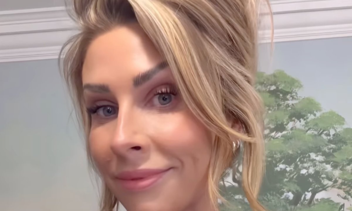 Mrs Hinch makes a bid for Stacey Solomon's success with bargain farmyard collection

mirror.co.uk/money/shopping…