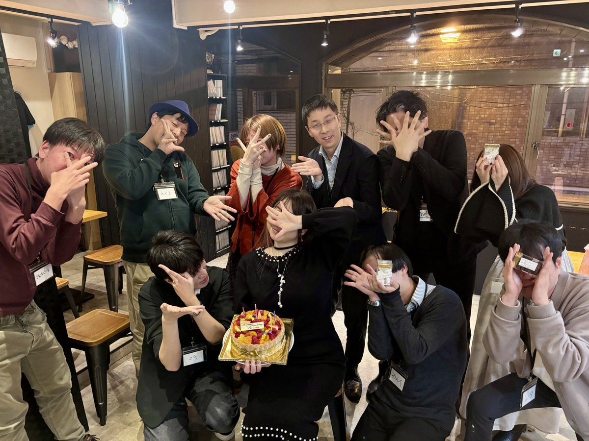 ymd_mdms's tweet photo. 風船飛んだ〜！！！！
かこつけてはぴはぴ美味しいご飯会を開催しました🙏✨
みんなありがとです！！！
この一年も元気にすごしますので、何卒よろしくお願いします！！！！ https://t.co/6arwgBufL2