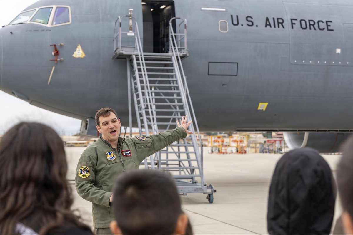 Edwards Air Force Base tweet media