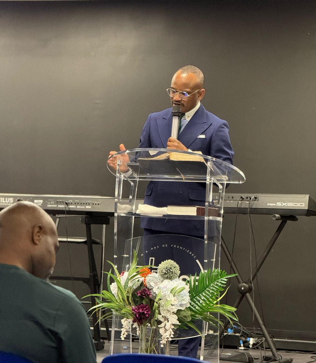 DrNoah_preacher's tweet photo. THE POWER AND MEANING OF THE CROSS.
Galatians 6:14; John 19:30; Eph 2:13-14
@adedoyin_mic @BenMacartan @Chukwuemekazee @Coganda1 @opeholistic @amechio @DorcasAderogba @iamremraj @EbongDi @FaithAmax @Lady___Beee
#TheMessageOfTheCross #Gospel #100%Jesus #SundayServiceWithNoah https://t.co/KiE6XRG5Jq