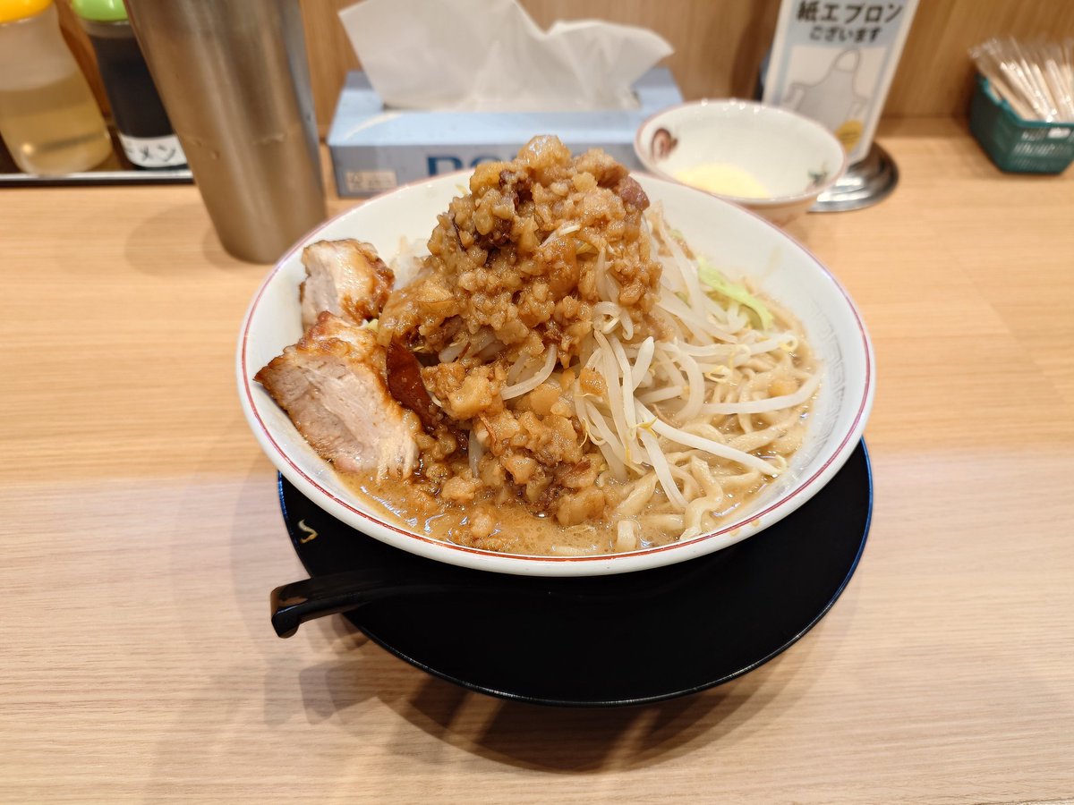彦根に出来た爆豚へ

久々の二郎系やけど
美味かったです
