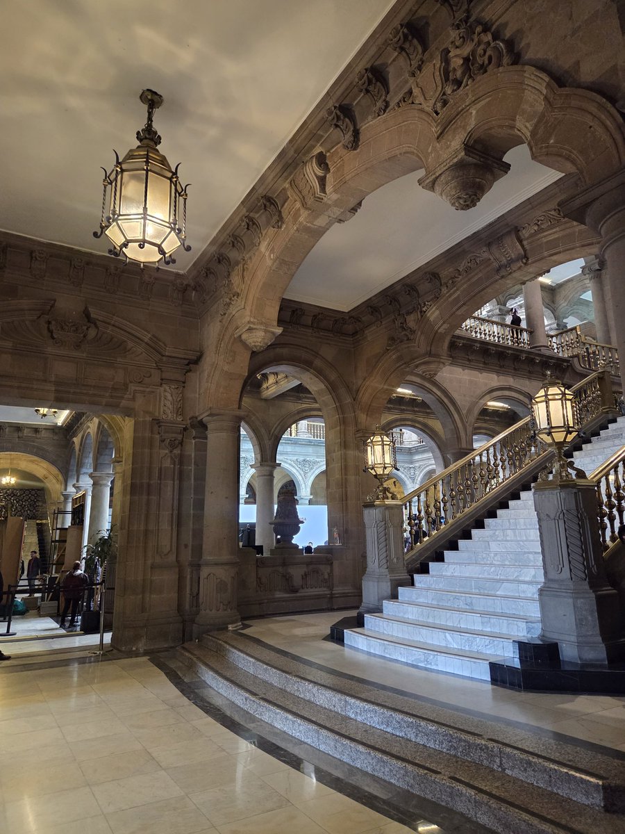 mbravobedolla's tweet photo. #FelizMiercoles

Pasillos y rincones del gran Antiguo Palacio del Ayuntamiento sede de la Jefatura del Gobierno de la Ciudad de México 📍 https://t.co/29J0rY5Fi6