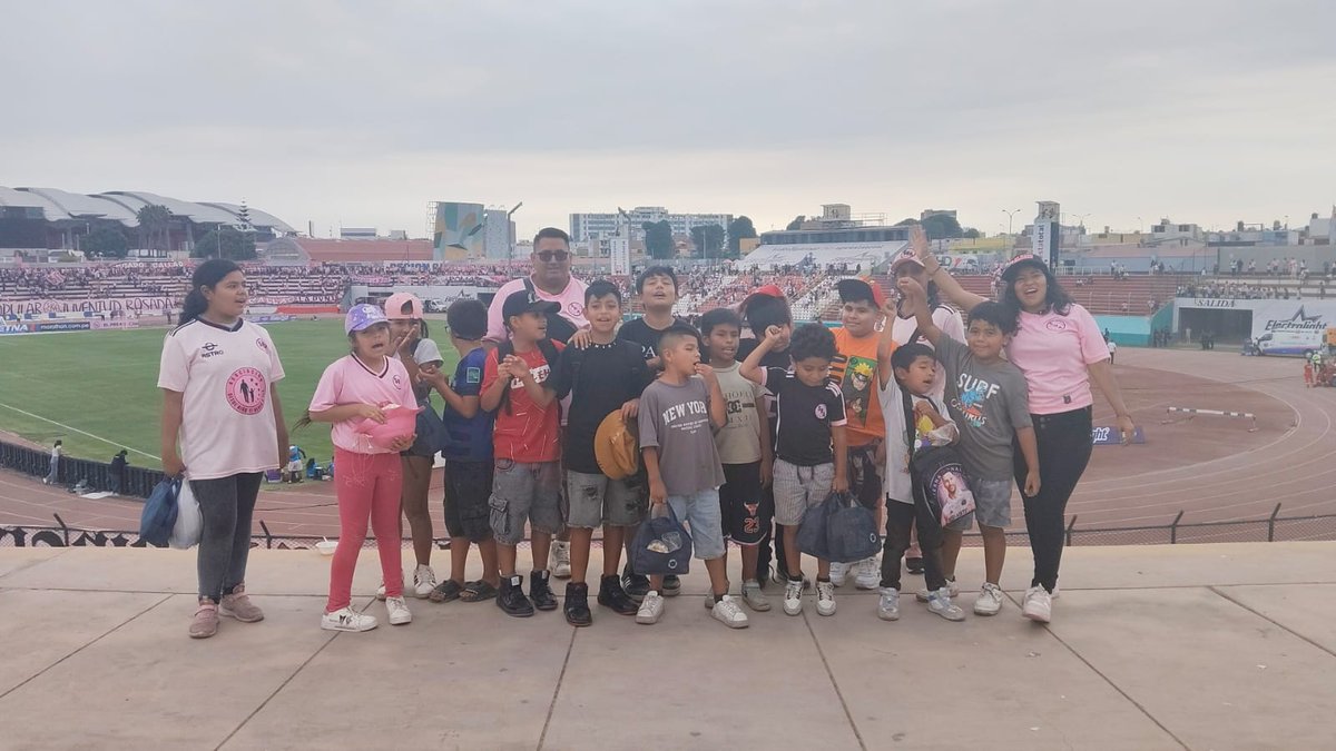 Dninotvengoaver's tweet photo. PRIMER TRIUNFO DE LA TEMPORADA🥳
Los niños de  Sarita Colonia y Siberia  presentes el sábado en el Miguel Grau 🏟 en el triunfo 1 -0 ante Atletico Grau.
¡VAMOS BOYS TODA LA VIDA!🩷

#DesdeNiñoteVengoaVer
#VamosBoys https://t.co/gvuudzTNub