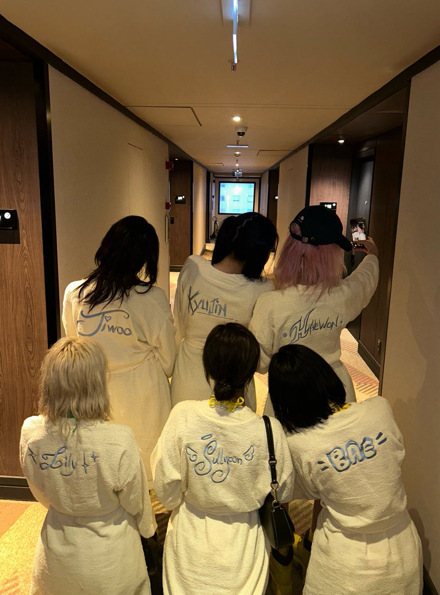 단체강박잇어서 이런사진참조아함