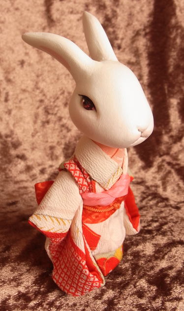 花うさぎに着物を着せてみました。 着物もちょっと難しかったたけど