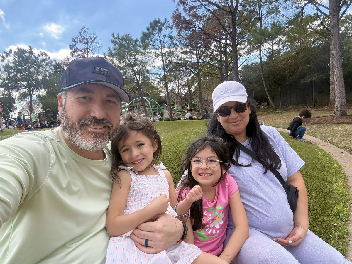 marisolbligh's tweet photo. Happy birthday to my handsome guy! We are so thankful for you! @CoachBligh We love youuuuuu! https://t.co/k1hEG7uz9T