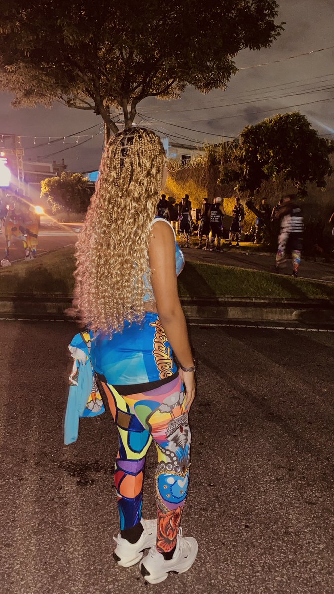 Bandeira e bexiga na pista eu sou rei!!🎭⛴️