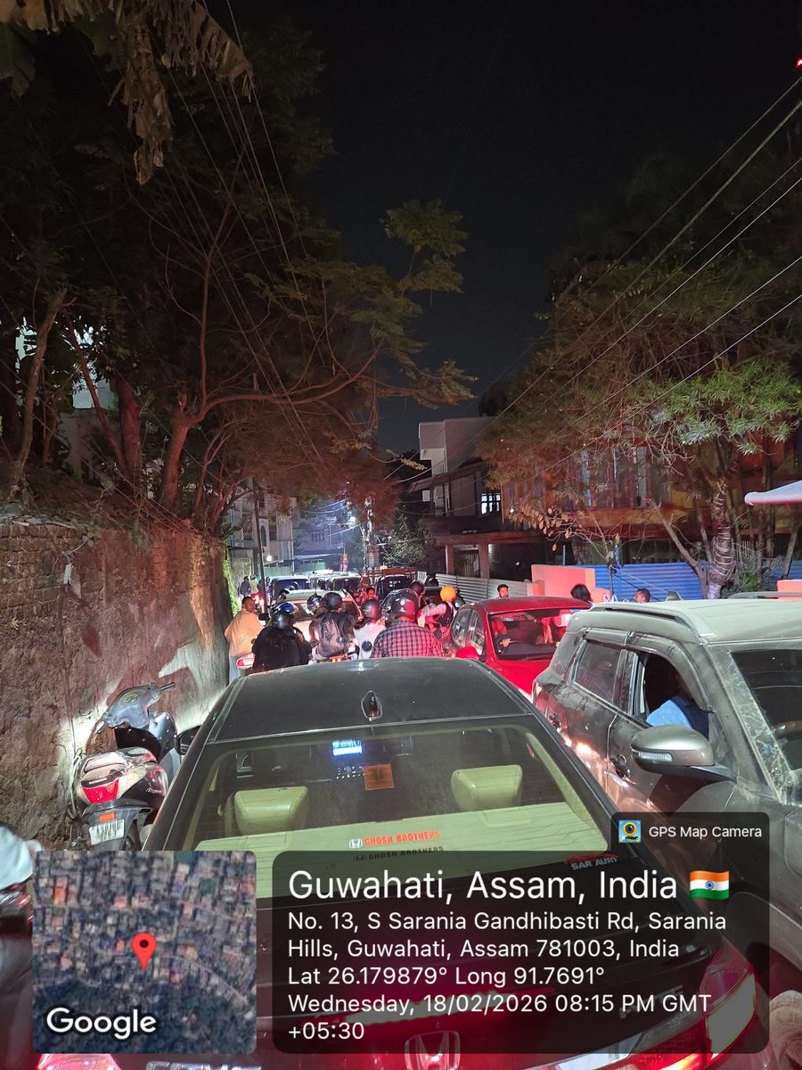 inshortkc's tweet photo. Need immediate attention. 

@GuwahatiPol @GhtyTrafficPol 
Everyday same situation. Its been more an hour stuck in this location. Everyday basis. https://t.co/xGELhtryTw